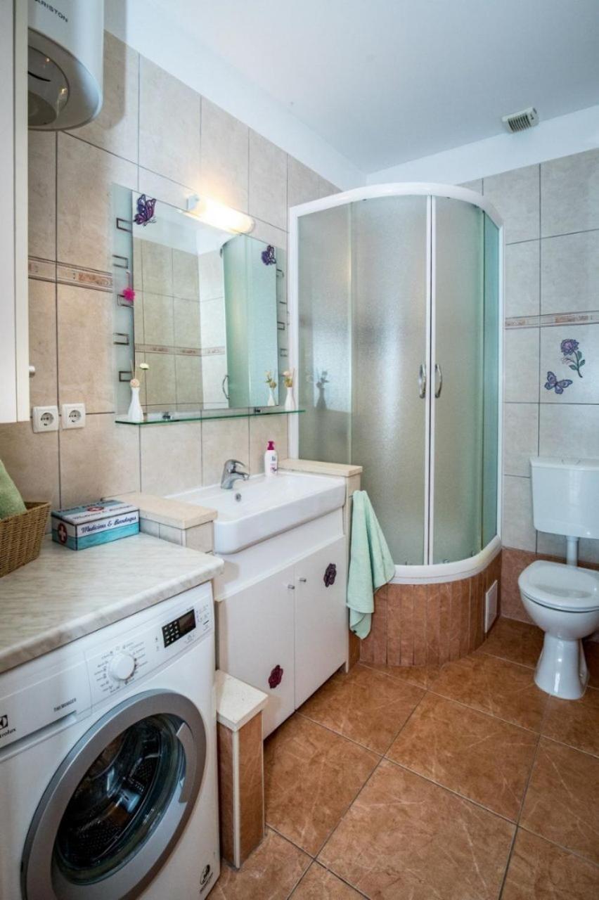 Apartment Damir Tucepi Luaran gambar